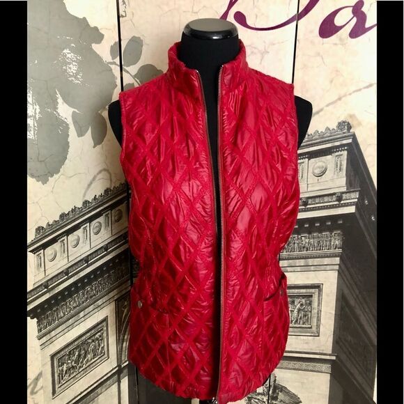 Nice sleeveless vest by Chico’s size 1/ 8 - Picture 1 of 2